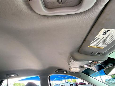 Used 2022 GMC Terrain SLE w/ Driver Convenience Package FWD image 14