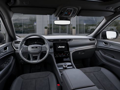 New 2025 Jeep Grand Cherokee Altitude image 15
