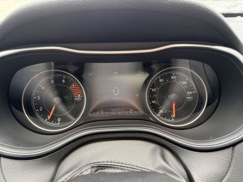 Used 2019 Jeep Cherokee Limited AWD/4WD image 12