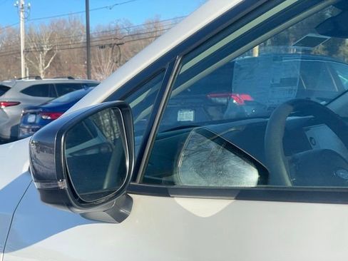 Used 2024 Subaru Crosstrek 2.0i Premium image 28