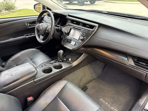 Used 2018 Toyota Avalon XLE image 13