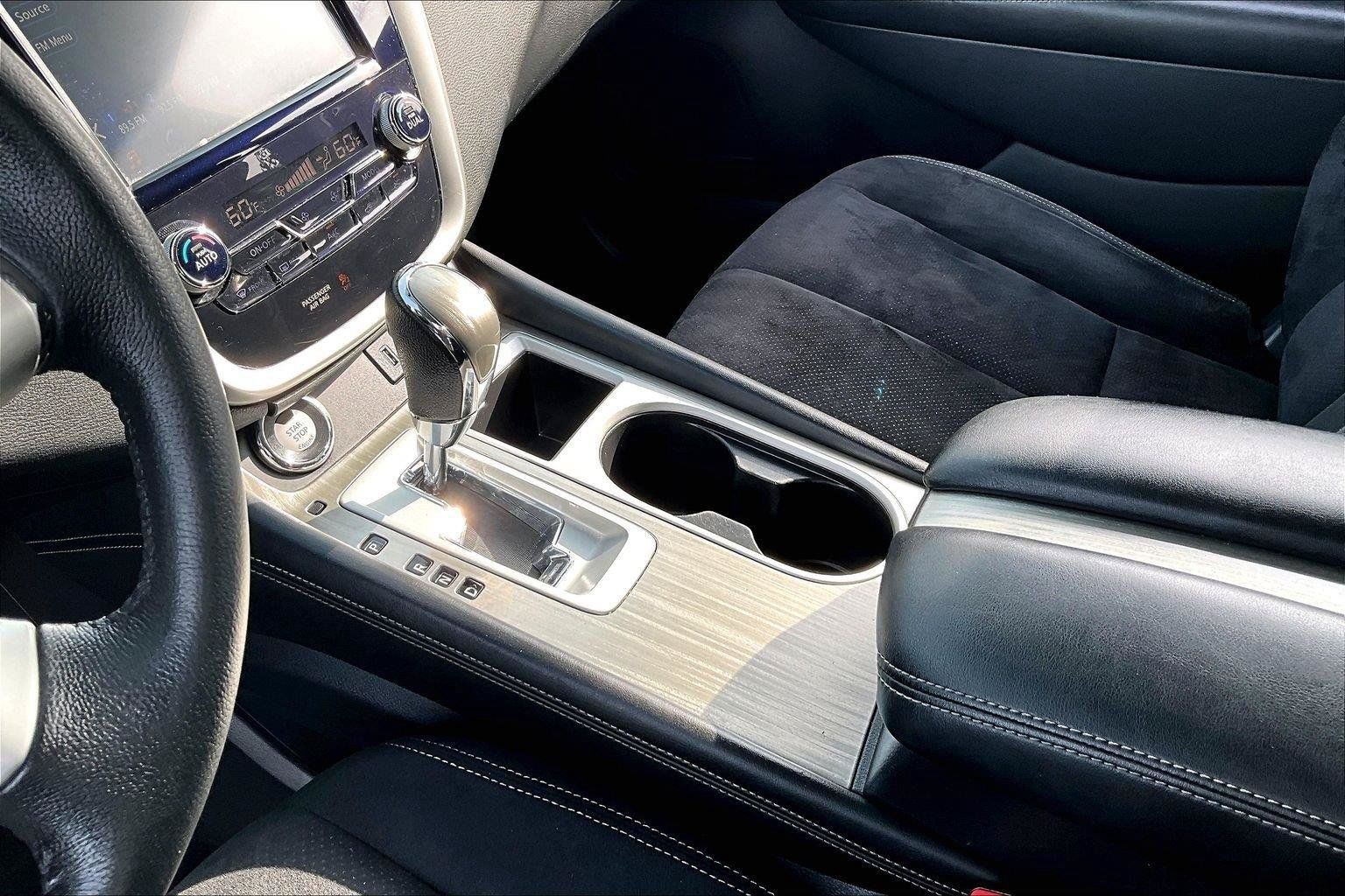 Used 2018 Nissan Murano SV AWD/4WD image 18