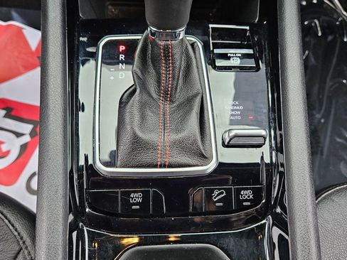 Used 2024 Jeep Compass Trailhawk image 18