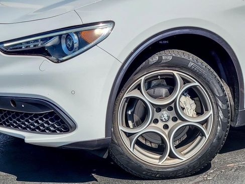 Used 2022 Alfa Romeo Stelvio Ti image 3