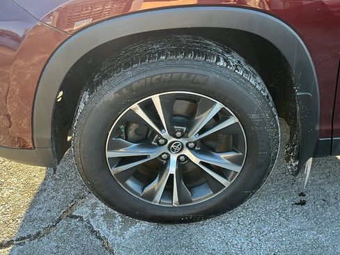 Used 2019 Toyota Highlander Plus w/ Protection Package #3 image 7