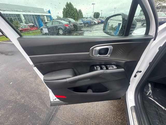 Used 2023 Kia Sorento SX AWD/4WD image 10