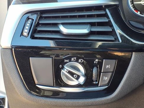 Used 2019 BMW 530e w/ Convenience Package image 16