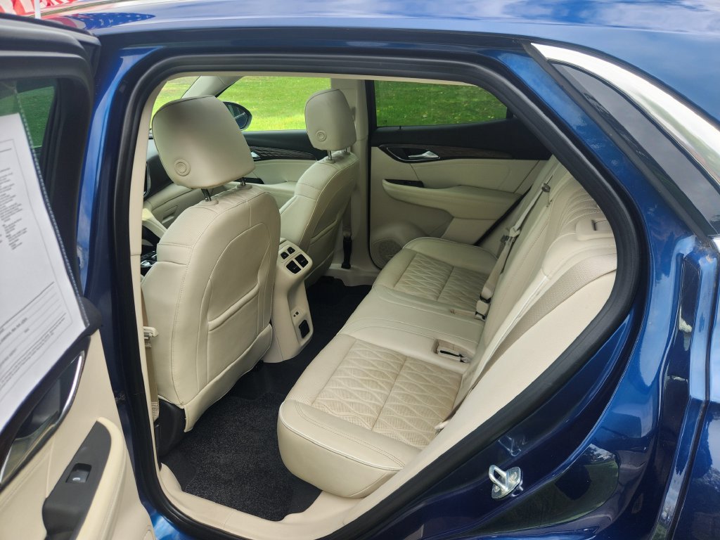 Used 2022 Buick Envision Avenir w/ Technology Package II AWD/4WD image 16