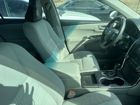 Used 2017 Toyota Camry LE FWD image 9