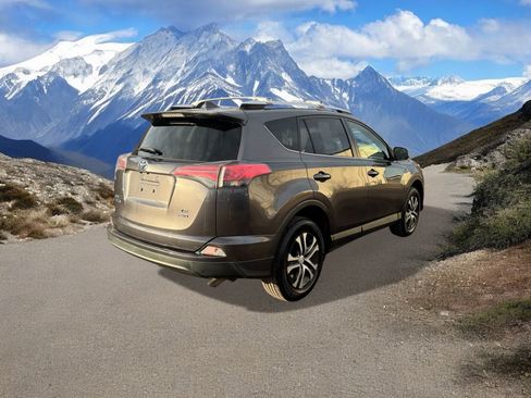 Used 2016 Toyota RAV4 LE image 5