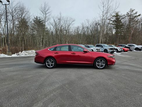 Used 2024 Honda Accord EX image 2