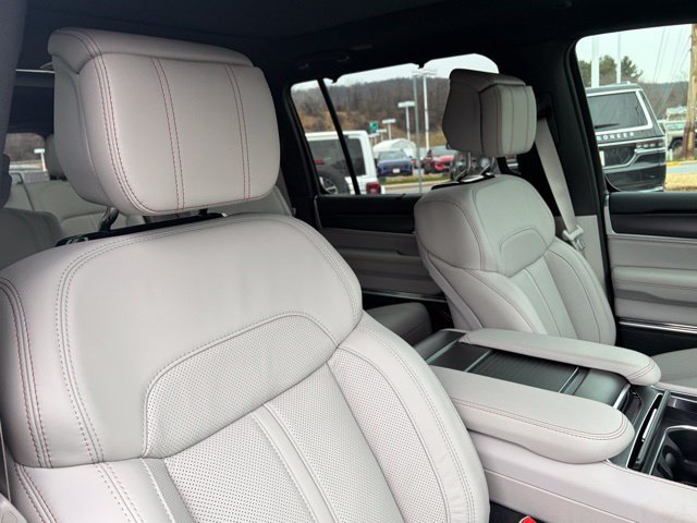 New 2026 Jeep Grand Wagoneer Summit AWD/4WD image 28