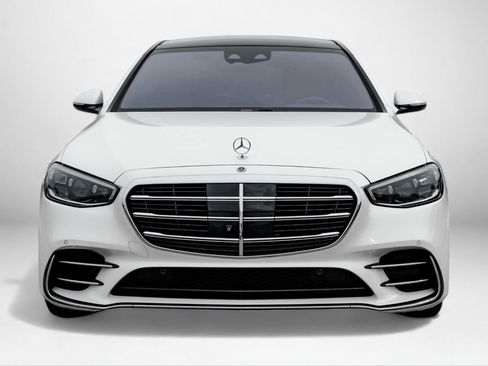 Used 2021 Mercedes-Benz S 580 4MATIC Sedan w/ AMG Line image 3
