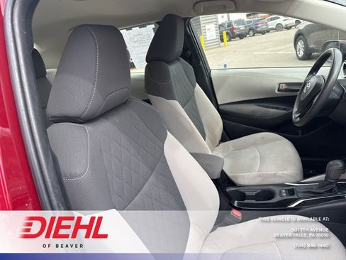 Used 2022 Toyota Corolla LE image 9