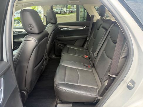 Used 2017 Cadillac XT5 Luxury w/ Driver Awareness Package AWD/4WD image 15