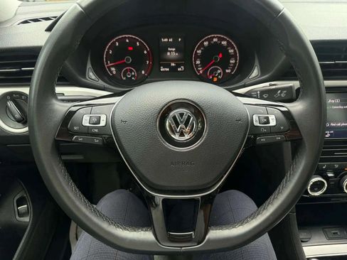 Used 2022 Volkswagen Passat 2.0T SE image 18