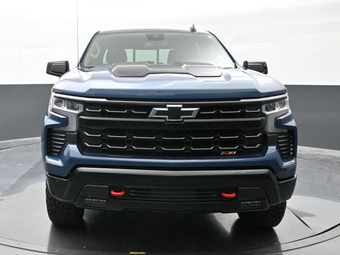 Used 2024 Chevrolet Silverado 1500 LT Trail Boss w/ Convenience Package II image 2