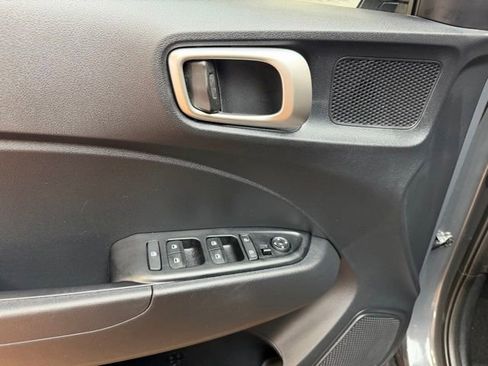 Used 2026 Hyundai Venue SEL FWD image 19