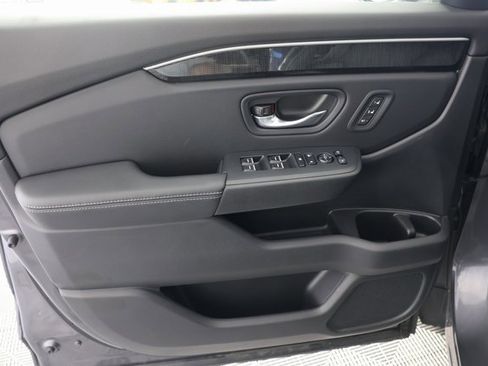 Used 2025 Honda Pilot Elite image 29