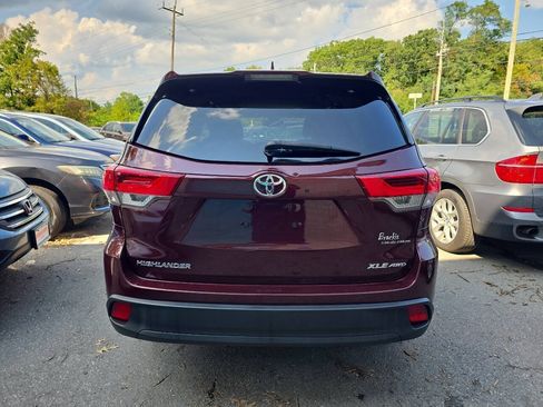 Used 2018 Toyota Highlander XLE AWD/4WD image 5