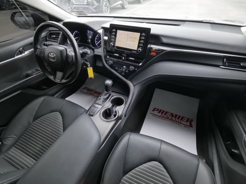 Used 2023 Toyota Camry SE image 17