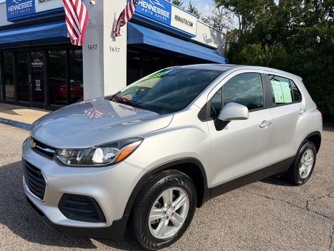Used 2018 Chevrolet Trax LS AWD/4WD image 9