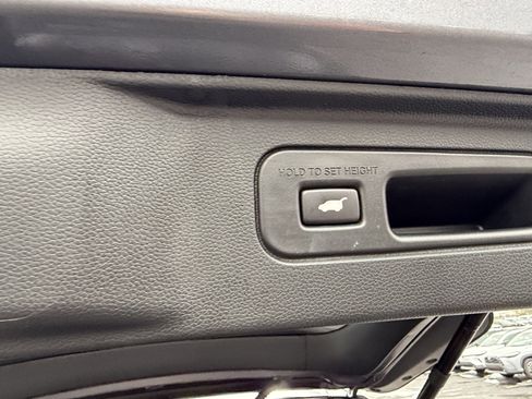 Used 2023 Honda Pilot Elite image 11