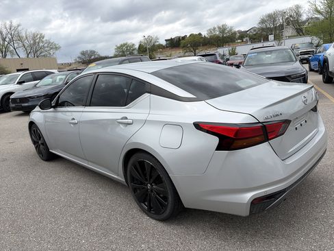 Used 2020 Nissan Altima 2.5 SR FWD image 6