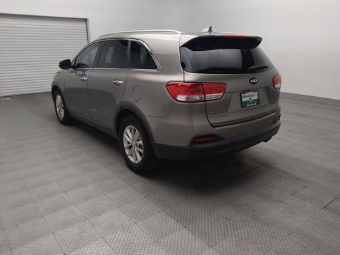 Used 2017 Kia Sorento LX w/ LX V6 Convenience Package FWD image 5