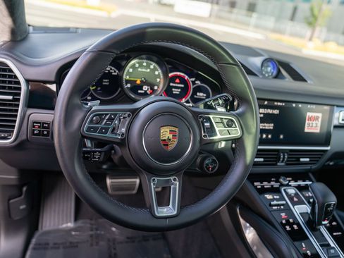 Certified 2021 Porsche Cayenne Turbo S AWD/4WD image 15