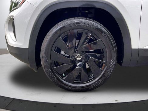 Used 2025 Volkswagen Atlas SE w/ Black Wheel Package AWD/4WD image 34