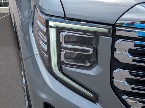 Used 2024 GMC Sierra 1500 Denali w/ Denali Reserve Package AWD/4WD image 4