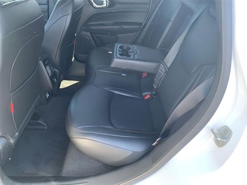 Used 2025 Jeep Compass Trailhawk AWD/4WD image 43