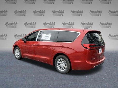 New 2026 Chrysler Pacifica Select image 6