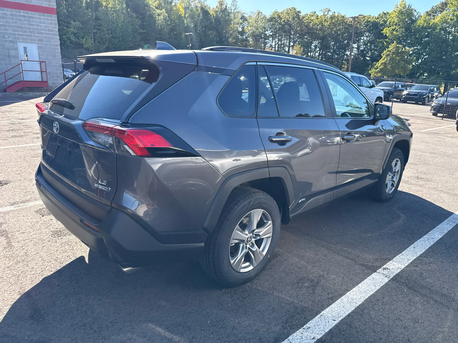 Used 2024 Toyota RAV4 LE AWD/4WD image 3