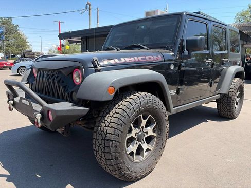 Used 2015 Jeep Wrangler Unlimited Rubicon w/ Connectivity Group AWD/4WD image 3