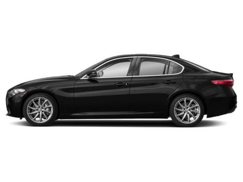 Used 2018 Alfa Romeo Giulia Ti Sport w/ Quick Order Package 22S Sport AWD/4WD image 6