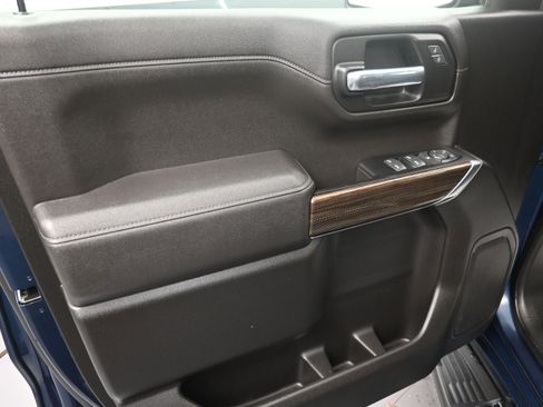 Used 2021 Chevrolet Silverado 1500 LT AWD/4WD image 12