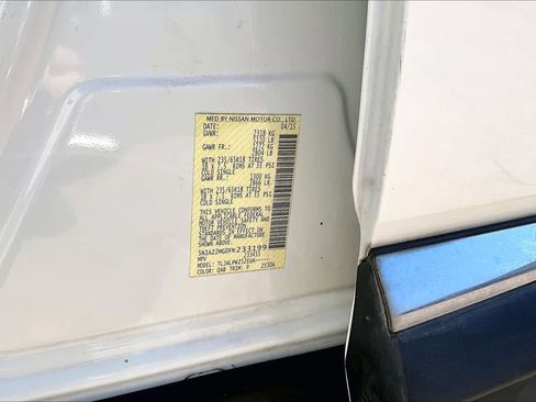 Used 2015 Nissan Murano S image 35