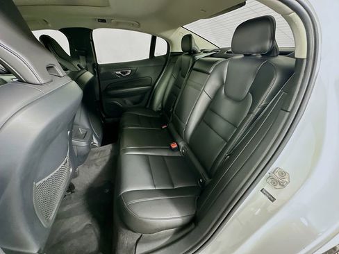 Used 2020 Volvo S60 T6 Momentum image 25