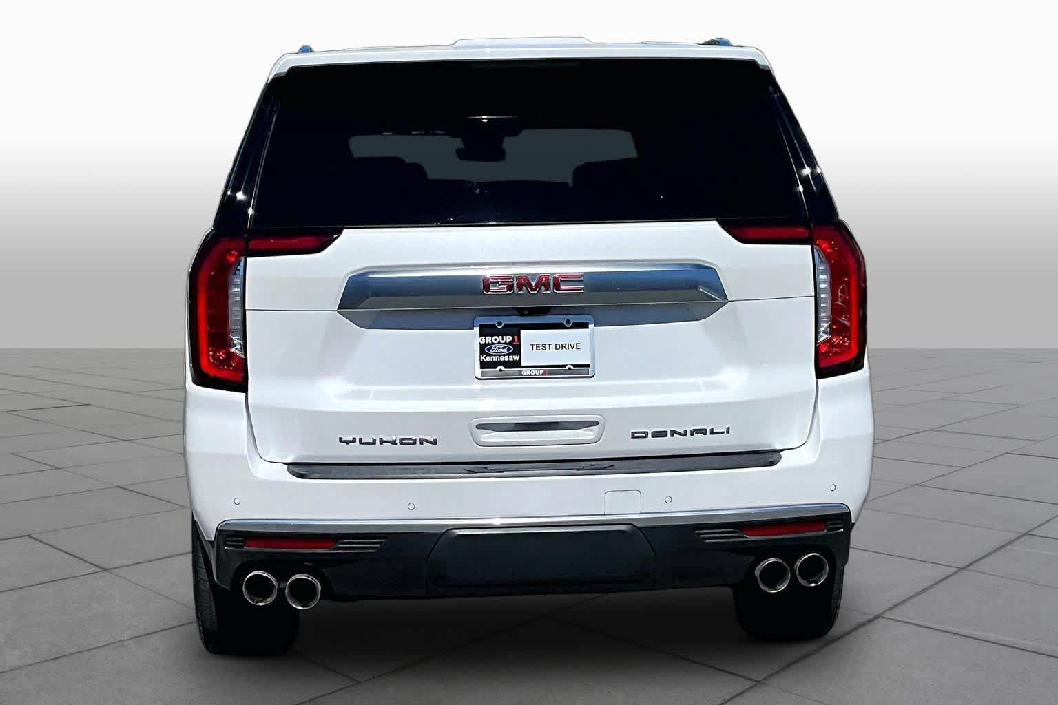 Used 2024 GMC Yukon Denali w/ Advanced Technology Package AWD/4WD image 5