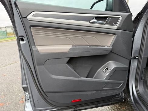 Used 2021 Volkswagen Atlas SEL Premium image 33