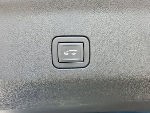 Used 2023 Chevrolet Tahoe High Country AWD/4WD image 37