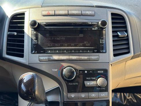 Used 2011 Toyota Venza Base image 9