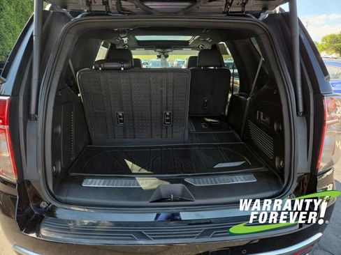 Used 2024 Chevrolet Tahoe High Country AWD/4WD image 18