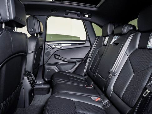 New 2026 Porsche Macan image 17