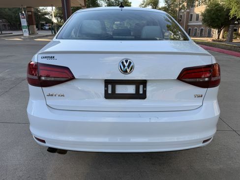 Used 2016 Volkswagen Jetta Sport w/ Lighting Package image 6