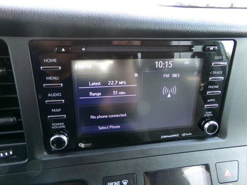 Used 2020 Toyota Sienna LE image 25