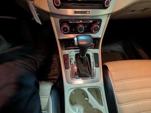 Used 2009 Volkswagen CC VR6 AWD/4WD image 36