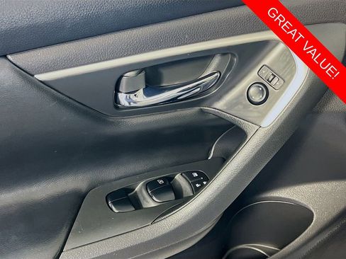 Used 2017 Nissan Altima 2.5 S w/ Power Driver Seat Package FWD image 17